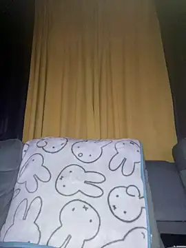 melyiaaa online show from July 4, 2026, 5:57 am