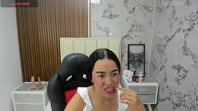 BRIHANACONOR online show from September 22, 2025, 12:18 pm