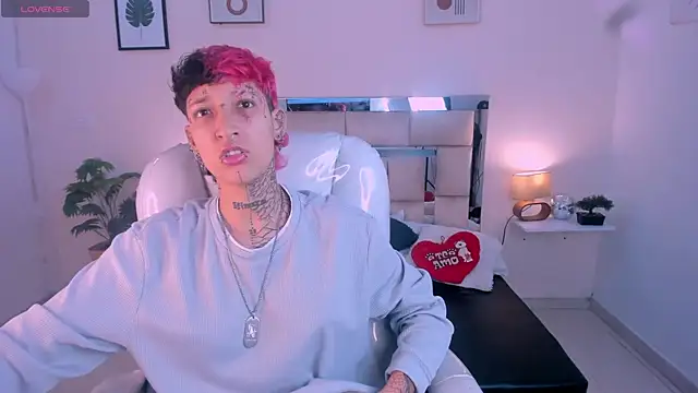 Luci Rose online show from September 17, 2025, 1:57 pm