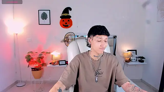 Luci Rose online show from October 21, 2025, 2:12 am