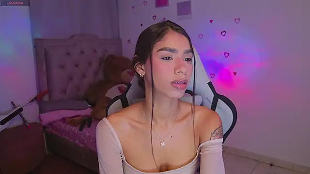 BrunetteAdams001 online show from March 21, 2026, 2:05 am