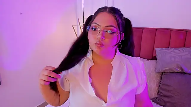 Snapshot of Tessa_Sinclaire chatting on October 4, 2025, 8:29 pm Tessa Sinclaire online show from October 4, 2025, 8:29 pm