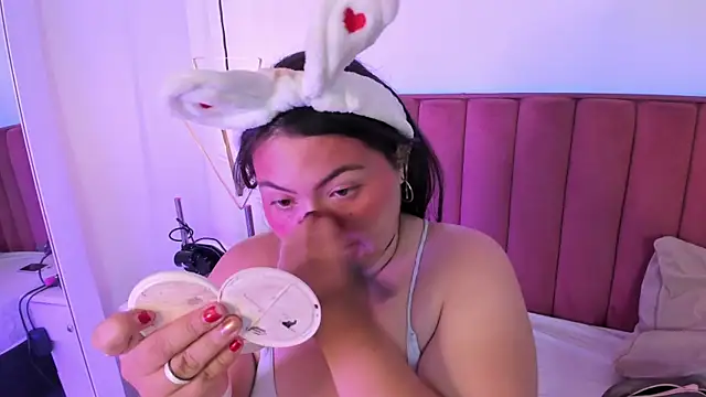 Tessa Sinclaire online show from March 19, 2026, 8:46 pm