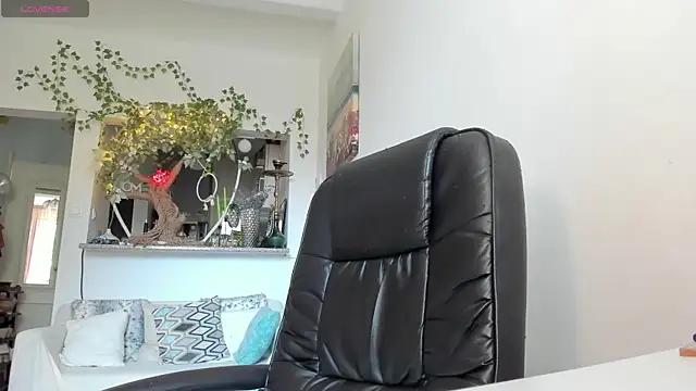 BohoBabeLexy online show from August 4, 2026, 8:06 am