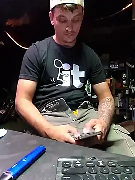 twistafatpipe online show from October 18, 2025, 9:48 pm