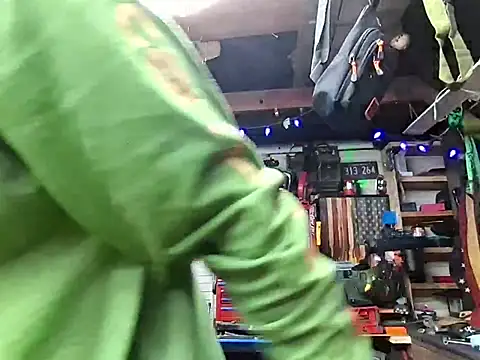 twistafatpipe online show from March 9, 2026, 10:47 pm