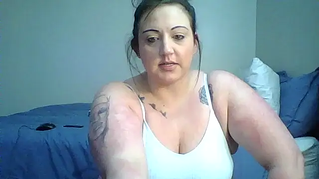 lauren3487 online show from April 28, 2026, 6:40 am