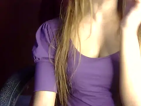 Snapshot of heartless_Queen chatting on March 23, 2026, 5:33 am heartless Queen online show from March 23, 2026, 5:33 am