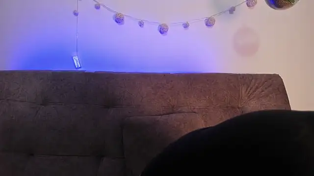 katalella brown1 online show from September 24, 2025, 12:08 pm