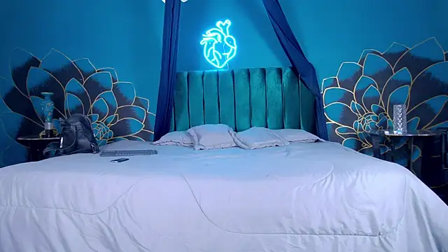 Snapshot of Maylu_Fox chatting on September 30, 2025, 12:21 pm Maylu Fox online show from September 30, 2025, 12:21 pm