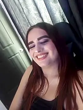 Snapshot of Maylu_Fox chatting on October 6, 2025, 3:42 pm Maylu Fox online show from October 6, 2025, 3:42 pm