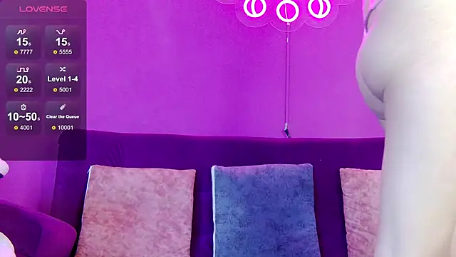 Snapshot of Maylu_Fox chatting on October 23, 2025, 3:22 pm Maylu Fox online show from October 23, 2025, 3:22 pm