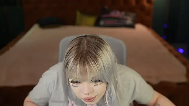 Snapshot of Yuki_sun chatting on November 8, 2025, 3:23 pm Yuki sun online show from November 8, 2025, 3:23 pm