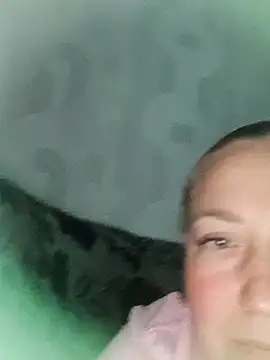 Kiss Eva online show from September 30, 2025, 1:49 pm