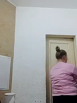 Kiss Eva online show from November 4, 2025, 5:34 pm