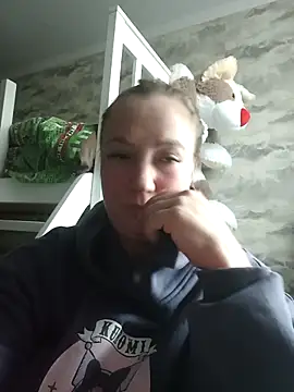 Kiss Eva online show from March 14, 2026, 3:06 pm