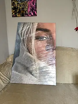 April Purr online show from March 29, 2026, 9:20 am