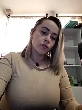 CurvyLust x online show from November 5, 2025, 4:29 pm