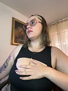 CurvyLust x online show from July 22, 2026, 1:03 pm