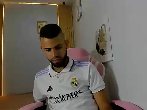 adri sexboy229 online show from September 9, 2025, 1:38 am