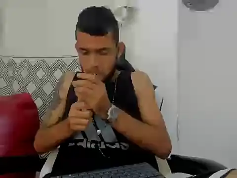 adri sexboy229 online show from October 9, 2025, 2:31 am