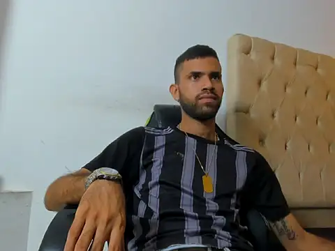 adri sexboy229 online show from November 7, 2025, 1:05 am