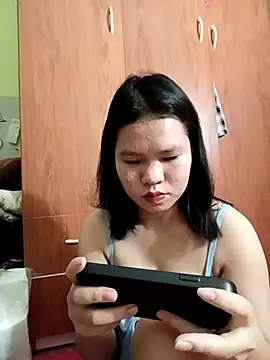 emyeuhss online show from September 22, 2025, 3:47 pm