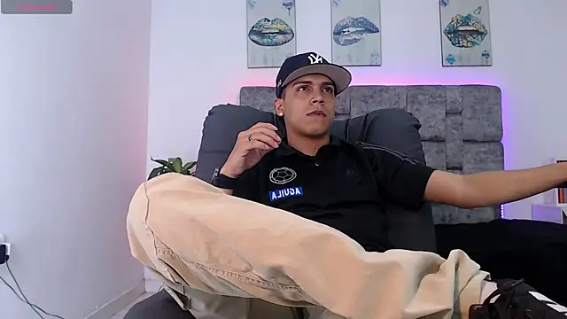 Snapshot of david_santos16 chatting on September 9, 2025, 4:01 am david santos16 online show from September 9, 2025, 4:01 am