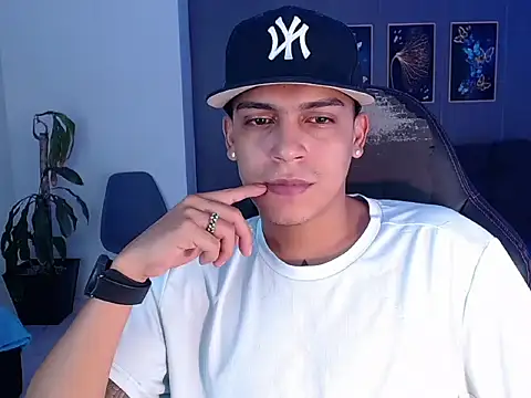 Snapshot of david_santos16 chatting on September 12, 2025, 4:45 am david santos16 online show from September 12, 2025, 4:45 am