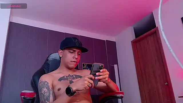 Snapshot of david_santos16 chatting on October 7, 2025, 4:09 am david santos16 online show from October 7, 2025, 4:09 am