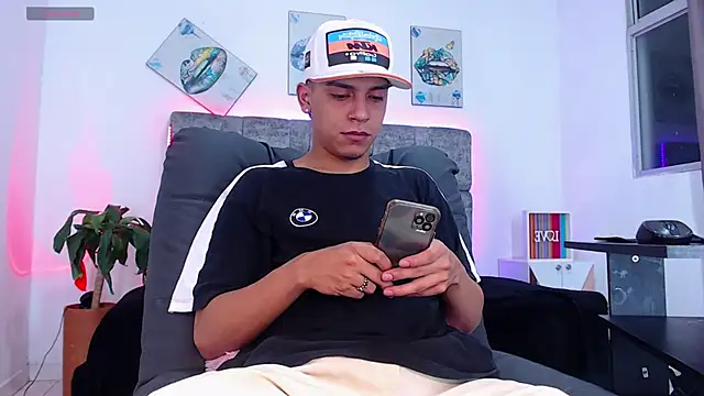 Snapshot of david_santos16 chatting on November 2, 2025, 1:08 am david santos16 online show from November 2, 2025, 1:08 am