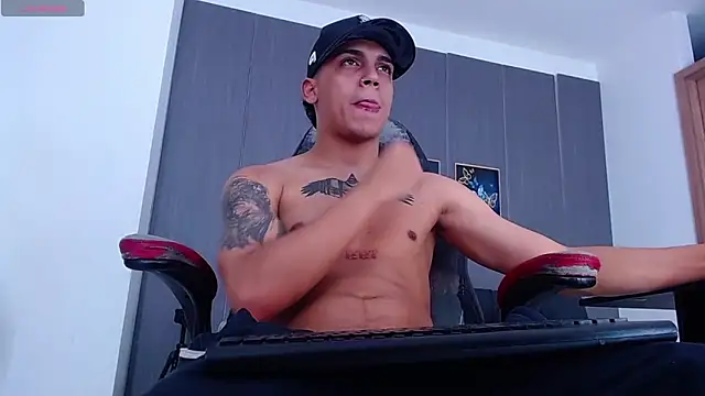 Snapshot of david_santos16 chatting on November 27, 2025, 2:24 am david santos16 online show from November 27, 2025, 2:24 am