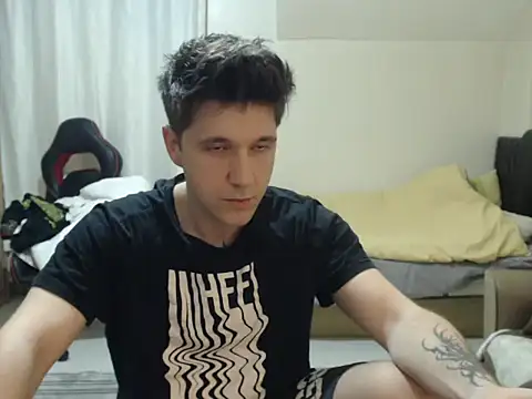 Snapshot of 2handsomemann chatting on May 4, 2026, 6:48 pm 2handsomemann online show from May 4, 2026, 6:48 pm