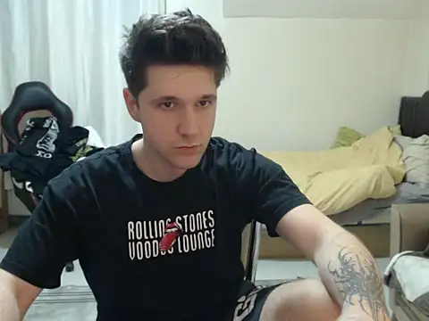 Snapshot of 2handsomemann chatting on May 7, 2026, 8:25 pm 2handsomemann online show from May 7, 2026, 8:25 pm