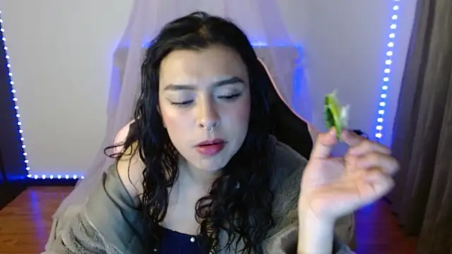 eilynro online show from September 11, 2025, 12:22 am