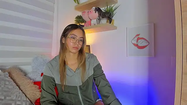 Snapshot of sara_madrid chatting on March 5, 2026, 12:01 pm sara madrid online show from March 5, 2026, 12:01 pm