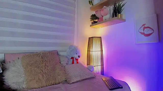 Snapshot of sara_madrid chatting on April 9, 2026, 11:59 am sara madrid online show from April 9, 2026, 11:59 am