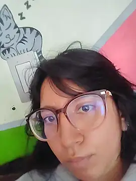 VioletxBloom online show from February 3, 2026, 4:01 pm