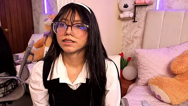 VioletxBloom online show from February 9, 2026, 7:18 pm