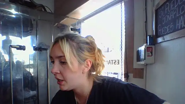 ayebran online show from October 4, 2025, 4:49 pm