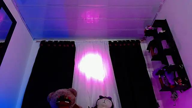 valerii fox 69 online show from May 22, 2026, 3:35 am