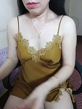 Moona heny online show from June 24, 2026, 3:49 am