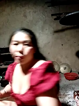 quynhkoolbae online show from October 14, 2025, 11:44 am