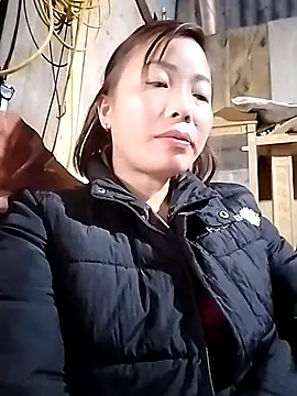 Annaacutee online show from December 17, 2025, 1:11 am