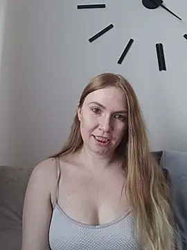 KisaVixen online show from June 1, 2026, 2:19 pm
