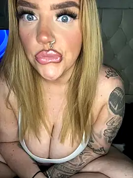 MysteriousMylaX online show from November 29, 2025, 10:35 pm