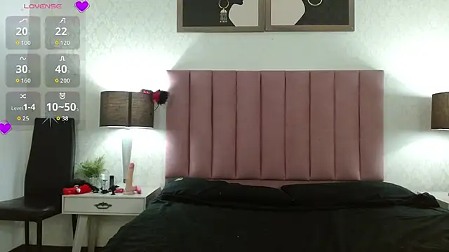 Snapshot of Lolagolden1 chatting on November 6, 2025, 11:33 am Lolagolden1 online show from November 6, 2025, 11:33 am