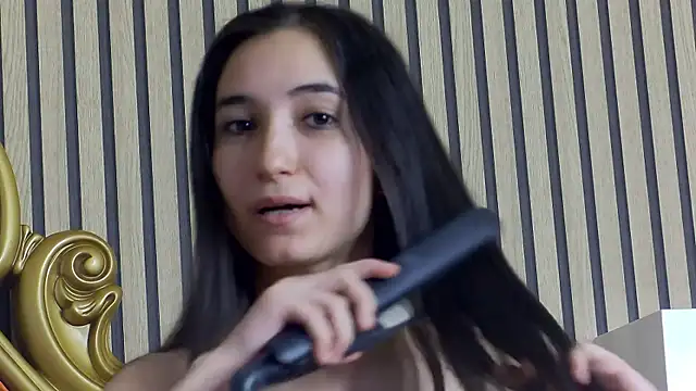 Snapshot of CarolinaBlair chatting on April 19, 2026, 8:24 am CarolinaBlair online show from April 19, 2026, 8:24 am