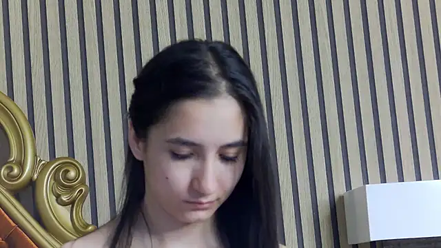 Snapshot of CarolinaBlair chatting on May 12, 2026, 3:47 am CarolinaBlair online show from May 12, 2026, 3:47 am