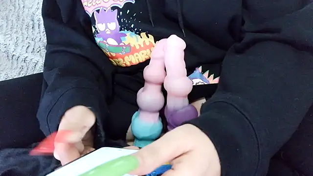 fetishslut4u online show from September 13, 2025, 3:23 pm